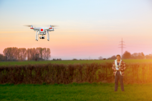 Un patentino drone per volare senza problemi